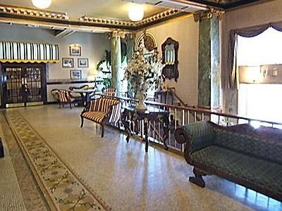Clarion Inn & Suites Μπελβίλ Εξωτερικό φωτογραφία